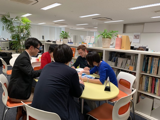 印刷会社☆保険代理店へパンフレット納品までの事務をサポート