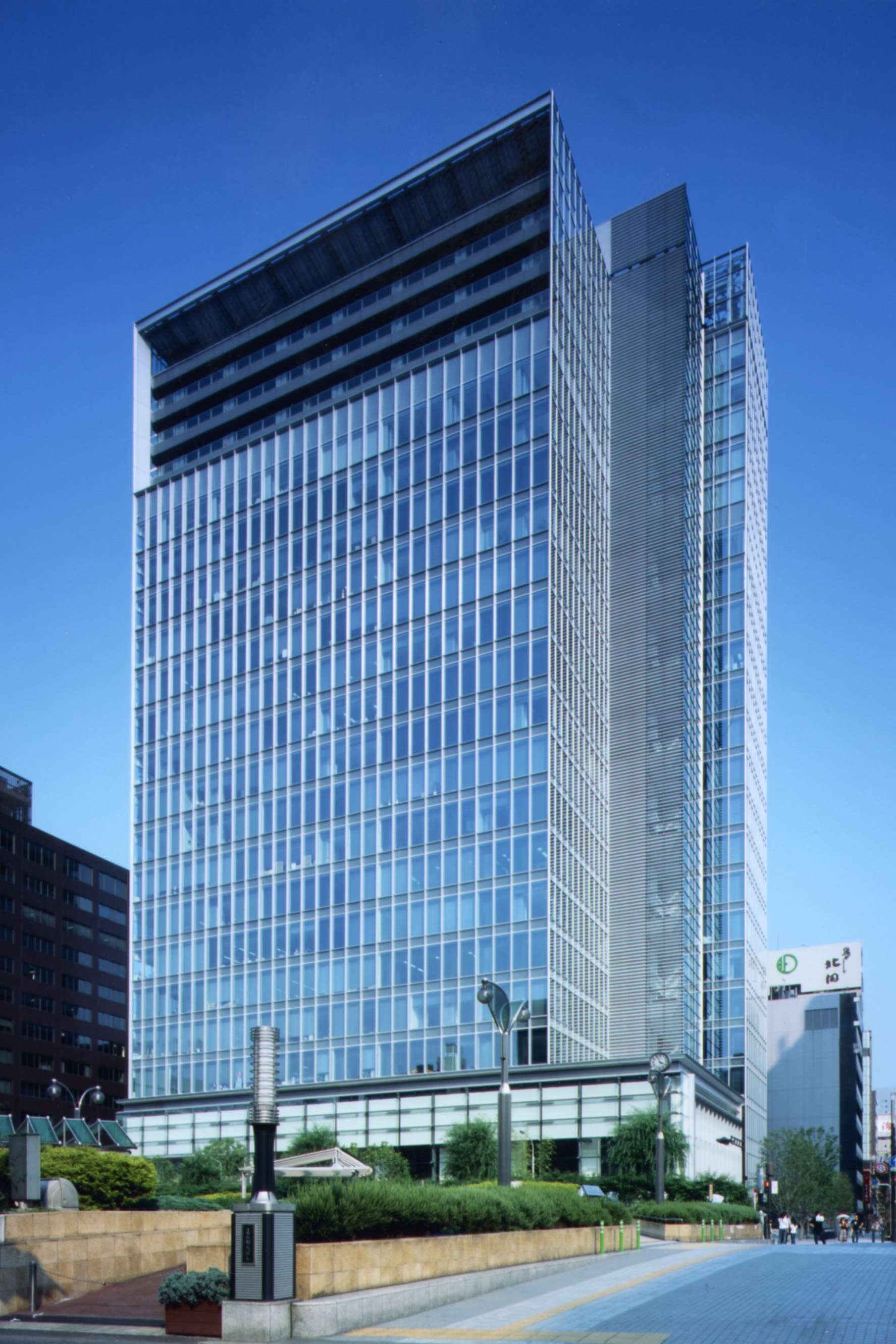 高時給◆1,950円【広告制作のサポート】残業なし！駅徒歩2分