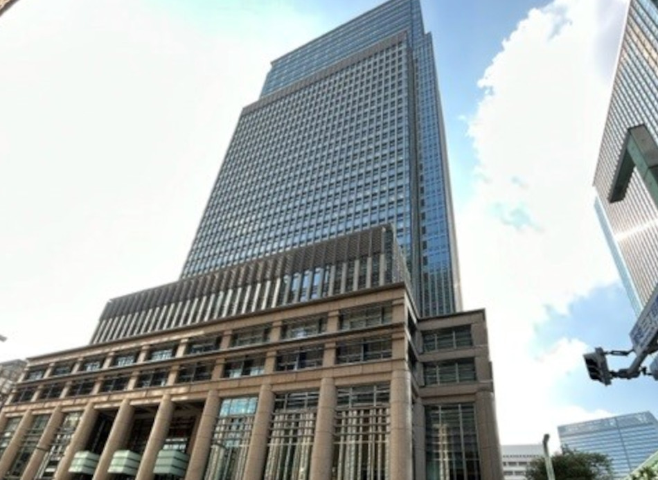 本社は三越前駅直結のビルです。(日本橋三井タワー／本社)