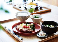 東所沢の「ところざわサクラタウン」内には、「角川食堂」はじめ、おしゃれな飲食店やカフェもあります。