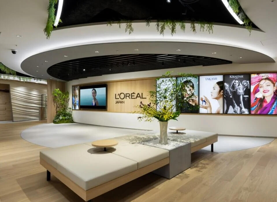 本社オフィス“Beauty Valley（ビューティーバレー）”は、地球環境と社員を尊重したサステナブルな美の創造拠点です。